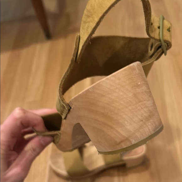 Bryr Tan Mules and Clogs with Platform Sole - Picture 4 of 5